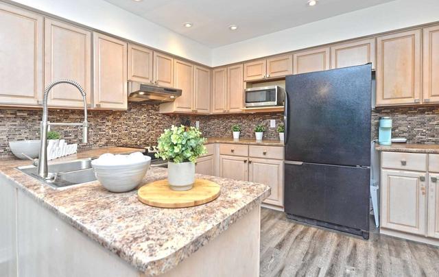 103 Rhonda Blvd, House detached with 4 bedrooms, 4 bathrooms and 4 parking in Clarington ON | Image 2