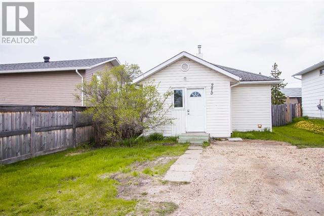 9810 98, House detached with 2 bedrooms, 1 bathrooms and 2 parking in Sexsmith AB | Card Image