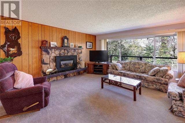 483 Tenth St, House detached with 5 bedrooms, 3 bathrooms and 4 parking in Nanaimo BC | Image 9