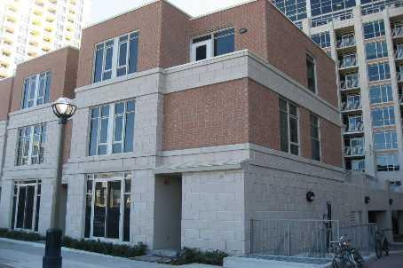 th1 - 628 Fleet St, Townhouse with 3 bedrooms, 3 bathrooms and 2 parking in Toronto ON | Image 1