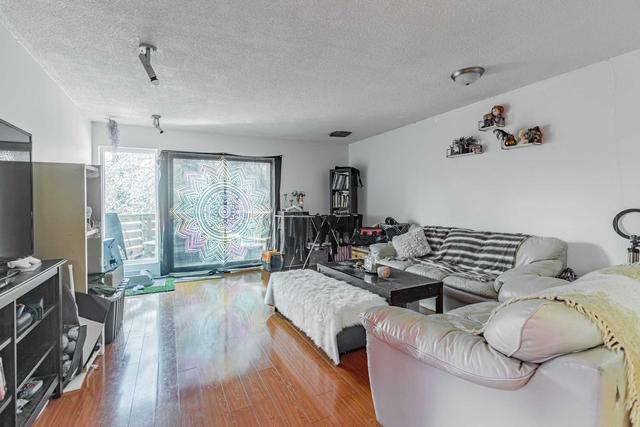 556/558 Spadina Cres, House detached with 9 bedrooms, 11 bathrooms and 12 parking in Toronto ON | Image 9