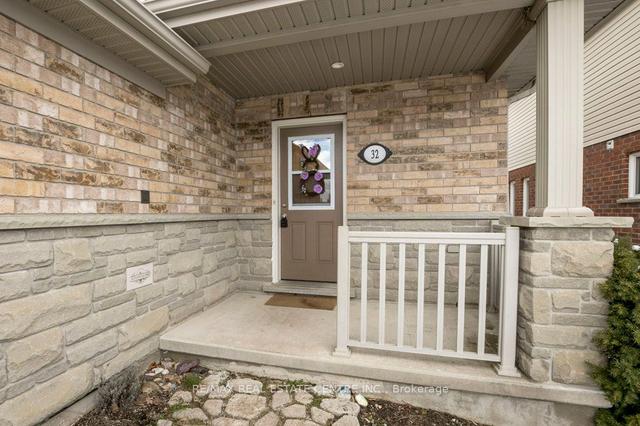 32 Wilkie Cres, House attached with 3 bedrooms, 4 bathrooms and 2 parking in Guelph ON | Image 23