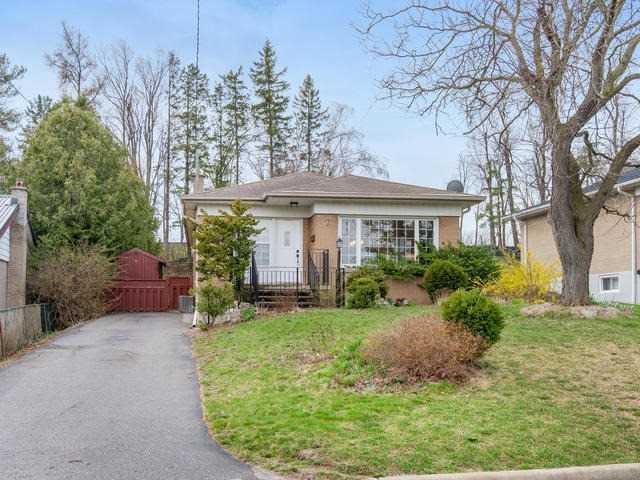 42 Hewson Cres, House detached with 3 bedrooms, 2 bathrooms and 4 parking in Halton Hills ON | Image 1