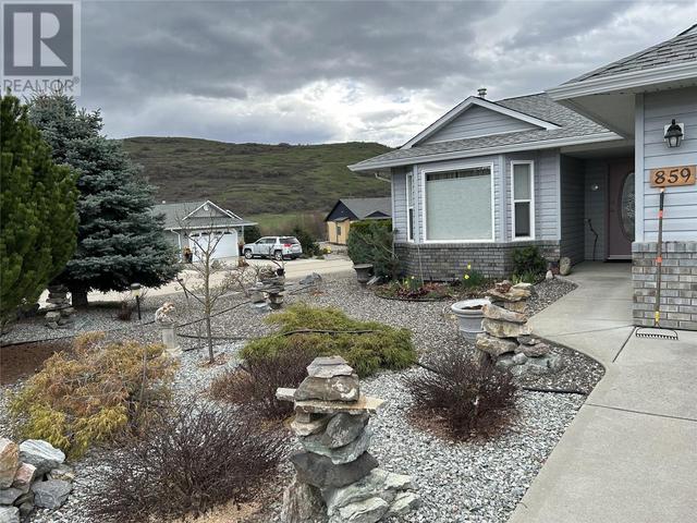 859 8 Avenue, House detached with 2 bedrooms, 2 bathrooms and 2 parking in Okanagan (Part) 1 BC | Image 1