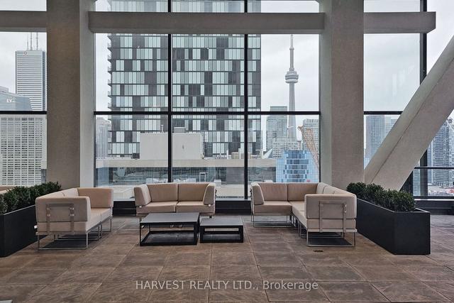 2116 - 488 University Ave, Condo with 3 bedrooms, 2 bathrooms and 1 parking in Toronto ON | Image 23