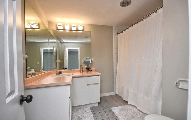 123 Colvin Cres, House detached with 4 bedrooms, 4 bathrooms and 4 parking in Vaughan ON | Image 32