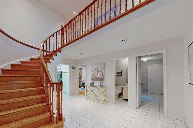 377 Manhattan Dr, House detached with 4 bedrooms, 4 bathrooms and 5 parking in Markham ON | Image 5