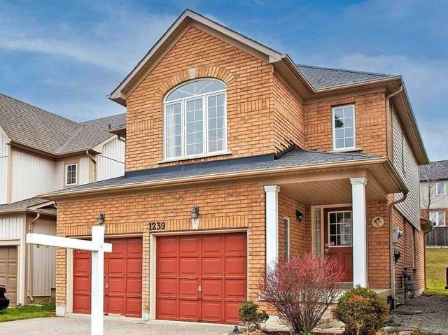 1239 Langley Circ, House detached with 4 bedrooms, 3 bathrooms and 4 parking in Oshawa ON | Card Image