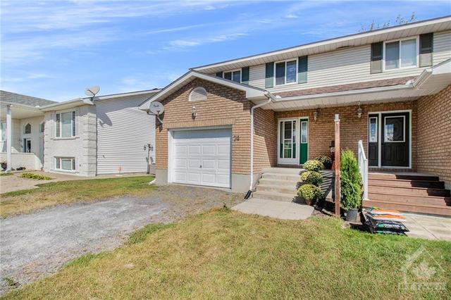 74 Rowan Drive, Home with 3 bedrooms, 2 bathrooms and 3 parking in South Dundas ON | Image 2