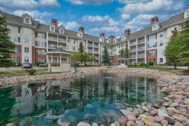 2264 - 151 Country Village Road Ne, Condo with 1 bedrooms, 1 bathrooms and 1 parking in Calgary AB | Image 1