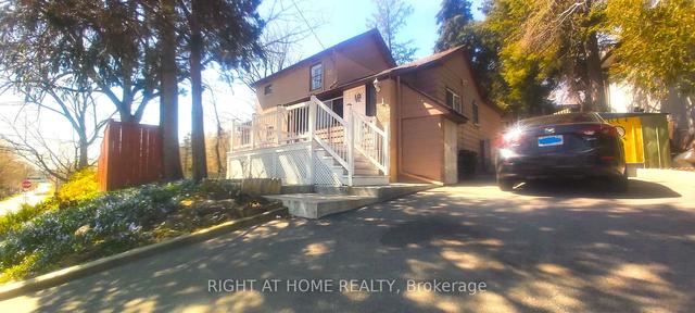 1 Edgebrook Dr, House detached with 3 bedrooms, 2 bathrooms and 4 parking in Toronto ON | Image 1