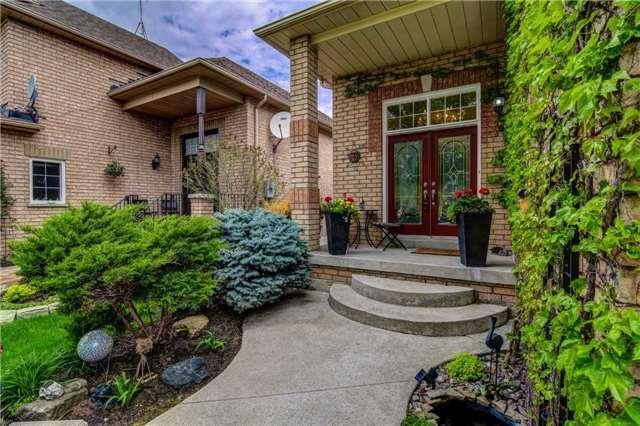 86 National Cres, House detached with 2 bedrooms, 2 bathrooms and 4 parking in Brampton ON | Image 2