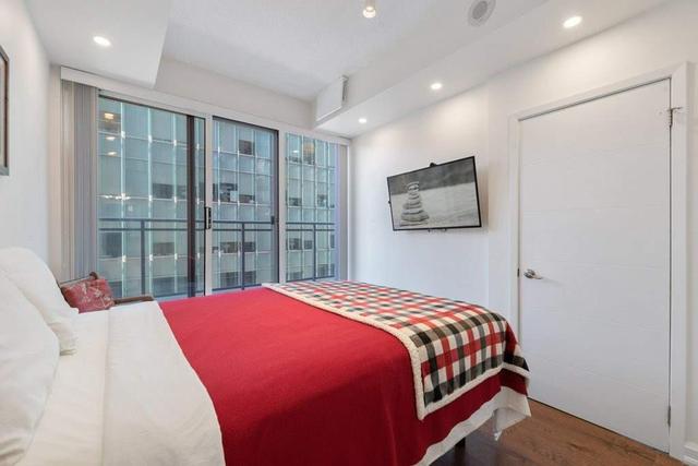604 - 220 Victoria St, Condo with 2 bedrooms, 2 bathrooms and 1 parking in Toronto ON | Image 2
