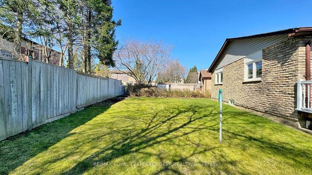 136 Fawcett Tr, House detached with 3 bedrooms, 2 bathrooms and 5 parking in Toronto ON | Image 25