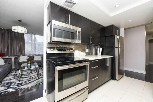 1001 - 350 Webb Dr, Condo with 2 bedrooms, 2 bathrooms and 2 parking in Mississauga ON | Image 7