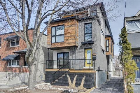 261 Cambridge Street N, Home with 3 bedrooms, 3 bathrooms and 1 parking in Ottawa ON | Card Image
