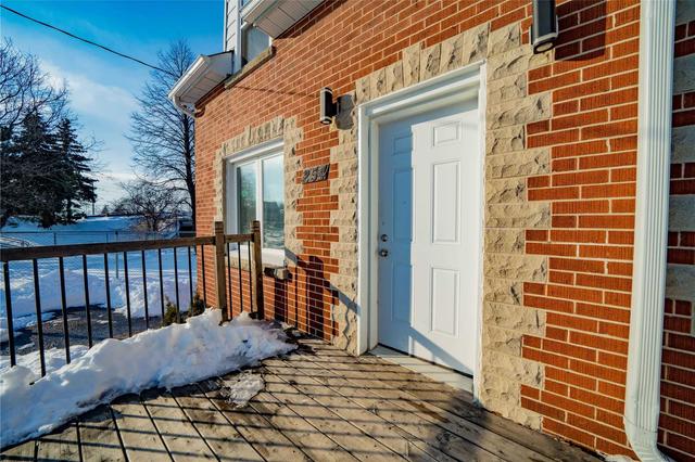 upper - 254 Hibbert Ave, House detached with 2 bedrooms, 1 bathrooms and 4 parking in Oshawa ON | Image 2