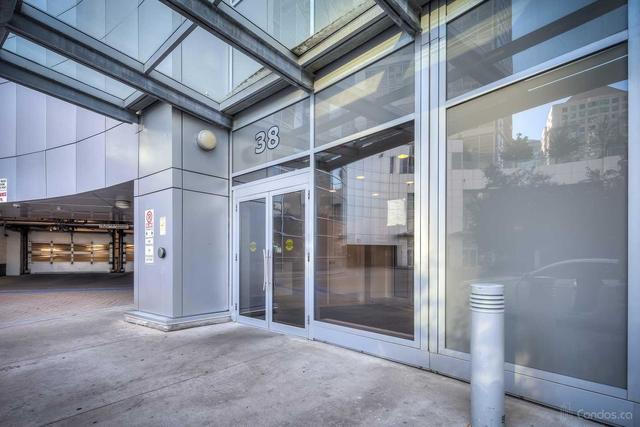 3202 - 38 Lee Centre Dr, Condo with 1 bedrooms, 1 bathrooms and 1 parking in Toronto ON | Image 8