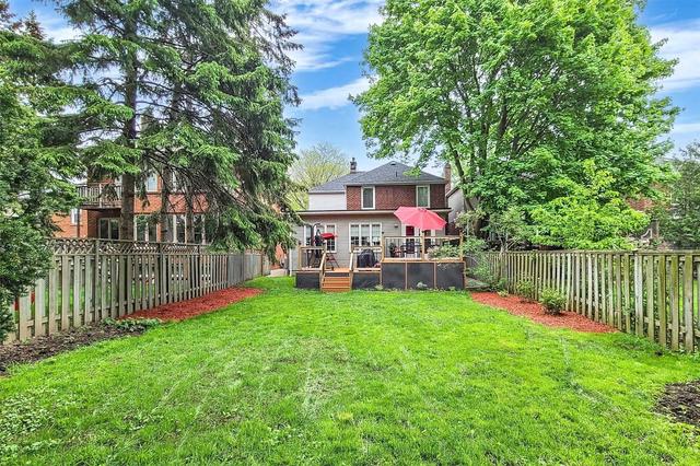 62 Belgrave Ave, House detached with 3 bedrooms, 4 bathrooms and 4 parking in Toronto ON | Image 25