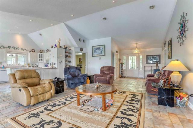 5253 Opinicon Road, House detached with 2 bedrooms, 1 bathrooms and 12 parking in South Frontenac ON | Image 19
