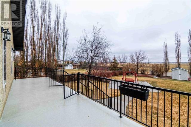 372, East 6 Avenue, House detached with 5 bedrooms, 3 bathrooms and 5 parking in Cypress County AB | Image 34