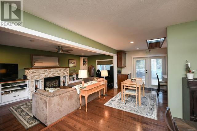 1787 Ryan Rd E, House detached with 3 bedrooms, 2 bathrooms and 6 parking in Comox Valley B (Lazo North) BC | Image 10