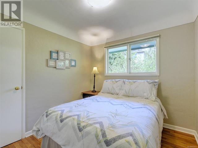 3926 Grange Rd, House detached with 4 bedrooms, 3 bathrooms and 4 parking in Saanich BC | Image 14