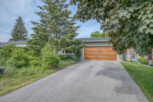 7 Northville Drive, House detached with 3 bedrooms, 1 bathrooms and 6 parking in Brant ON | Image 3