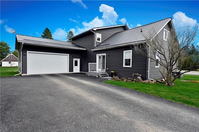 1201 Hudson Pt Rd N Road, House detached with 4 bedrooms, 2 bathrooms and 6 parking in Elizabethtown Kitley ON | Image 2