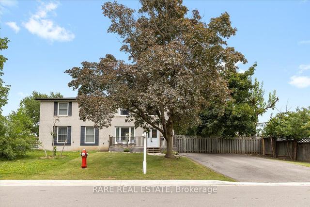 6 Forsythia Rd S, House semidetached with 4 bedrooms, 3 bathrooms and 4 parking in Brampton ON | Image 1