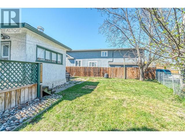1967 Abbott Street, House detached with 2 bedrooms, 1 bathrooms and 1 parking in Kelowna BC | Image 24