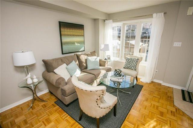105 Weston Rd, Townhouse with 2 bedrooms, 3 bathrooms and 1 parking in Toronto ON | Image 4