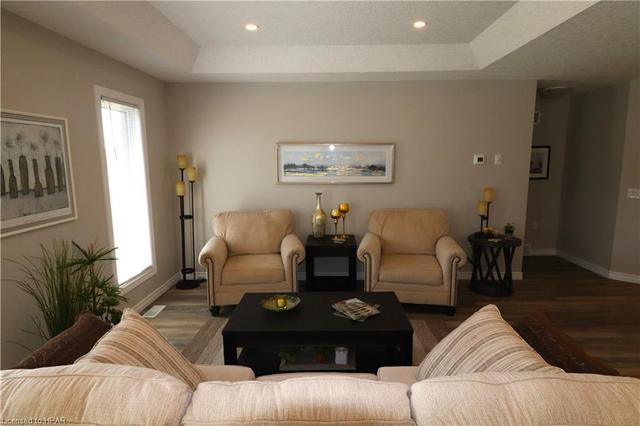 28 Huron Heights Drive, House detached with 2 bedrooms, 2 bathrooms and 3 parking in Ashfield Colborne Wawanosh ON | Image 6