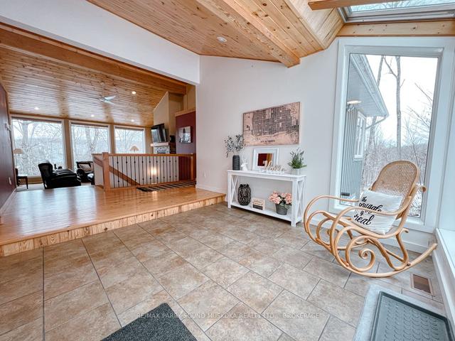 621 Deer Run Rd, House detached with 4 bedrooms, 3 bathrooms and 8 parking in Magnetawan ON | Image 8