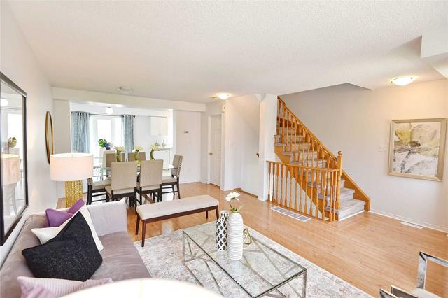 18 Axelrod Ave, House attached with 3 bedrooms, 3 bathrooms and 2 parking in Brampton ON | Image 4