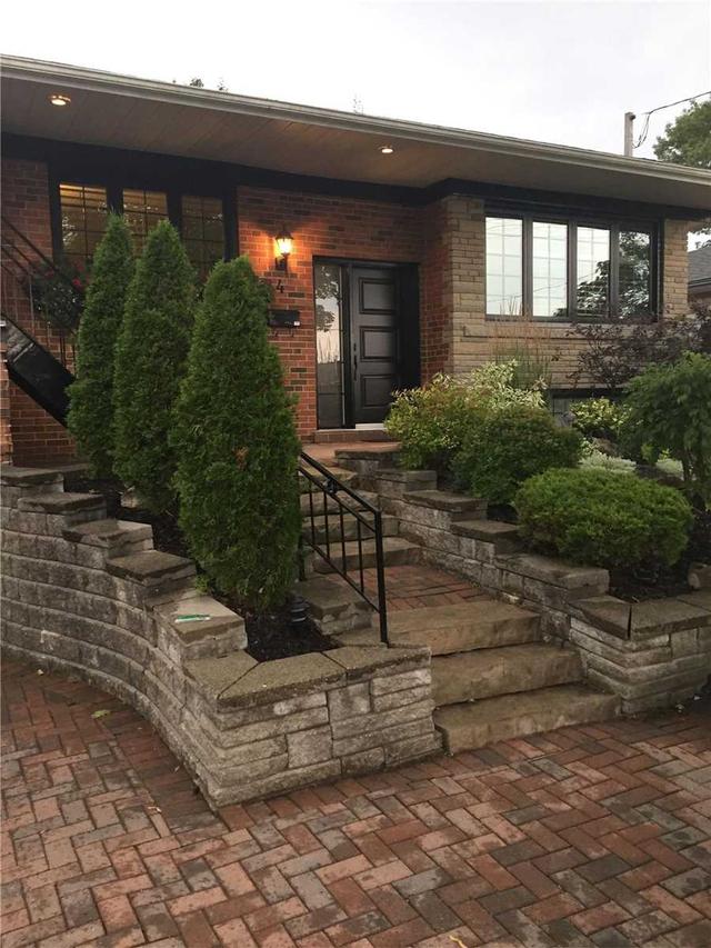 4 Medley Cres, House detached with 3 bedrooms, 2 bathrooms and 4 parking in Toronto ON | Image 27