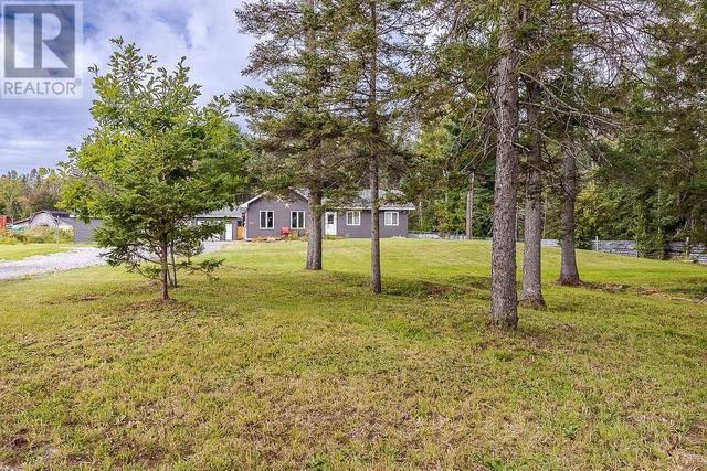 1229 Airport Rd, House detached with 3 bedrooms, 1 bathrooms and null parking in Sault Ste. Marie ON | Image 4
