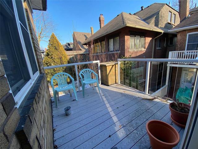 2nd fl - 355 Spadina Rd, House detached with 2 bedrooms, 1 bathrooms and 1 parking in Toronto ON | Image 8