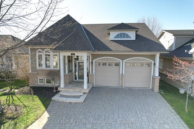 12 Surfside Cres, Condo with 5 bedrooms, 3 bathrooms and 4 parking in Collingwood ON | Image 1
