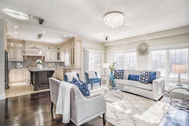 114 Budea Cres, House detached with 4 bedrooms, 5 bathrooms and 6 parking in Toronto ON | Image 7