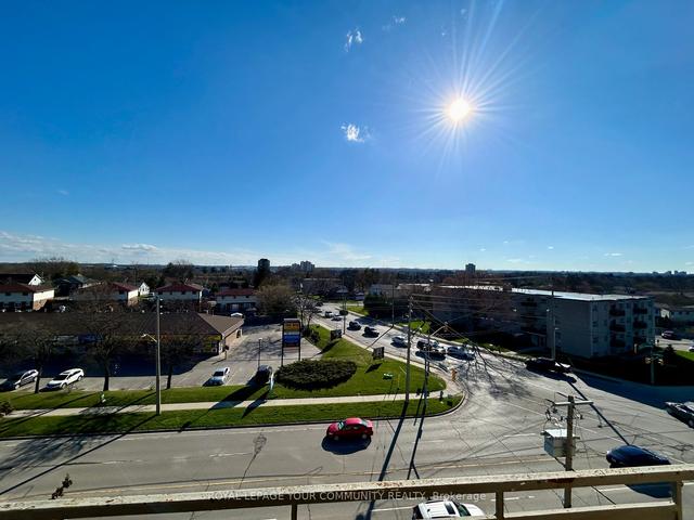 503 - 283 Fairway Rd N, Condo with 3 bedrooms, 1 bathrooms and 1 parking in Kitchener ON | Image 3