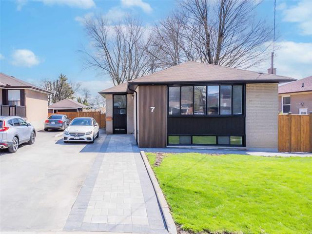 7 Aspendale Dr, House detached with 3 bedrooms, 4 bathrooms and 7 parking in Toronto ON | Image 1