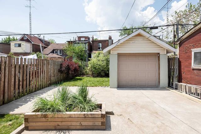 416 Margueretta St, House detached with 4 bedrooms, 3 bathrooms and 5 parking in Toronto ON | Image 4