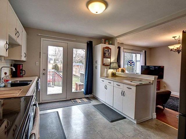 855 Elgin St, House detached with 3 bedrooms, 2 bathrooms and 5 parking in Newmarket ON | Image 5