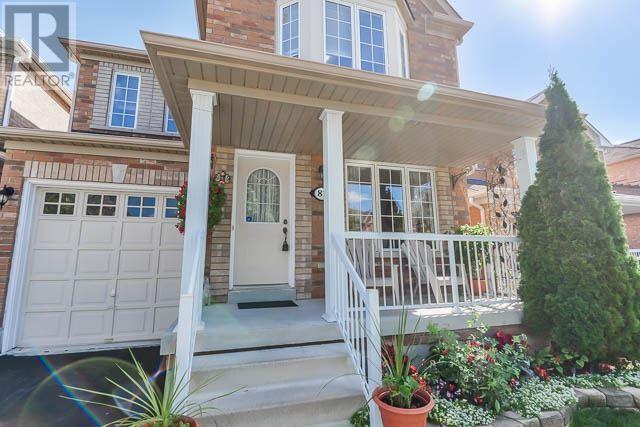 81 Sunburst Cres, House detached with 3 bedrooms, 4 bathrooms and 2 parking in Markham ON | Image 2