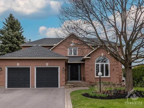 60 Rosenfeld Crescent, House detached with 4 bedrooms, 4 bathrooms and 6 parking in Ottawa ON | Card Image