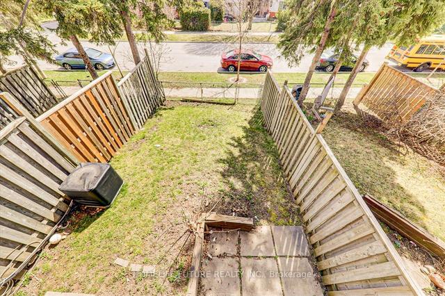 25 - 170 Wickson Tr, Townhouse with 3 bedrooms, 2 bathrooms and 2 parking in Toronto ON | Image 8