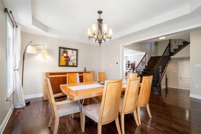 33 Sisley Cres, House detached with 4 bedrooms, 4 bathrooms and 4 parking in Vaughan ON | Image 3