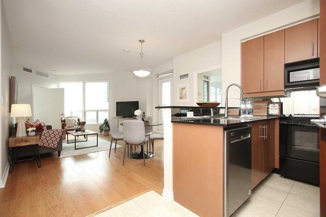 1203 - 300 Bloor St E, Condo with 2 bedrooms, 2 bathrooms and 1 parking in Toronto ON | Image 6