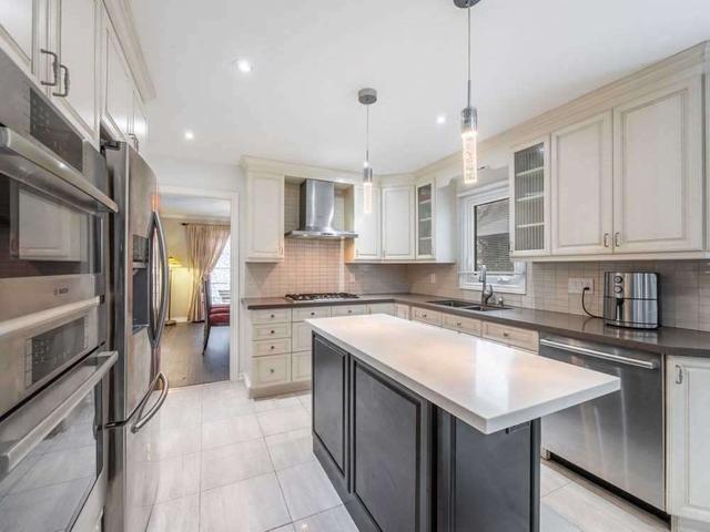 2098 Mississauga Rd, House detached with 4 bedrooms, 5 bathrooms and 8 parking in Mississauga ON | Image 1